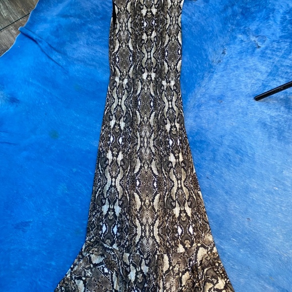 Faux wrap Midi dress by Parker Python print size M - Picture 3 of 3